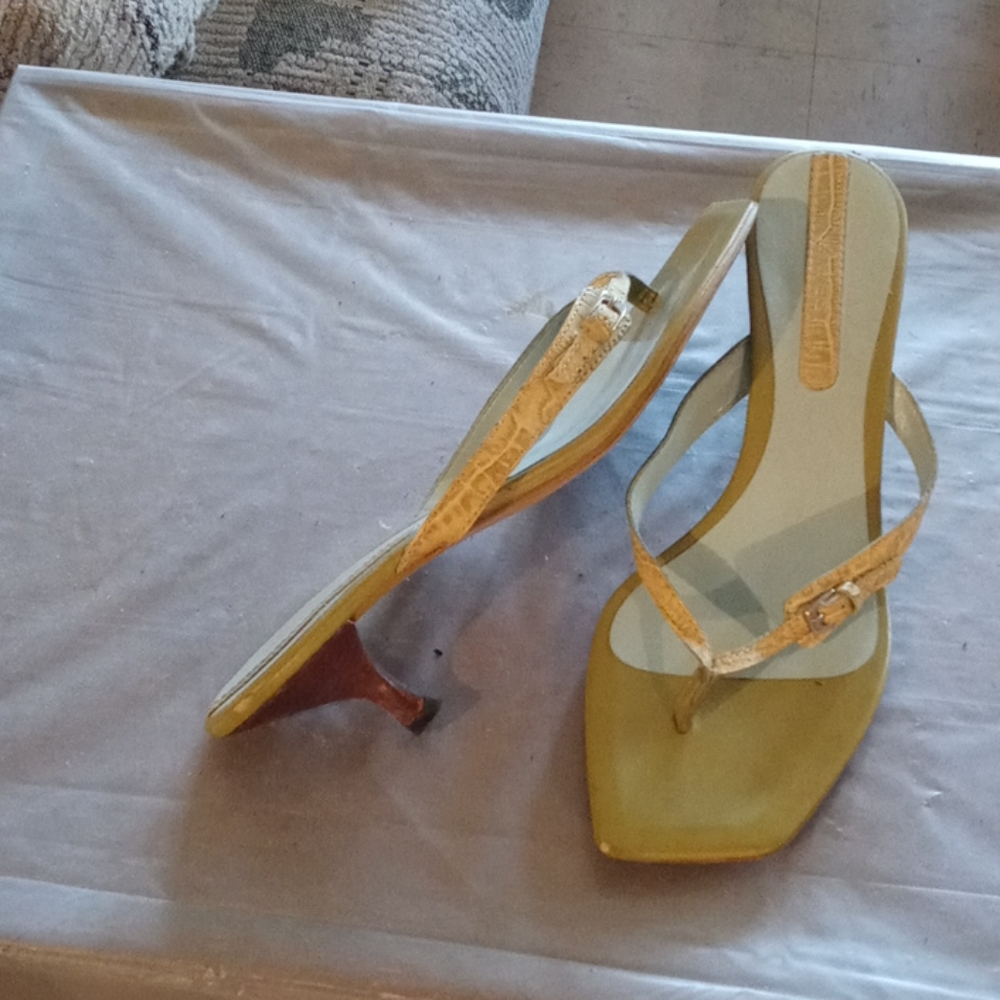 Shoes - Picture 3 of 3